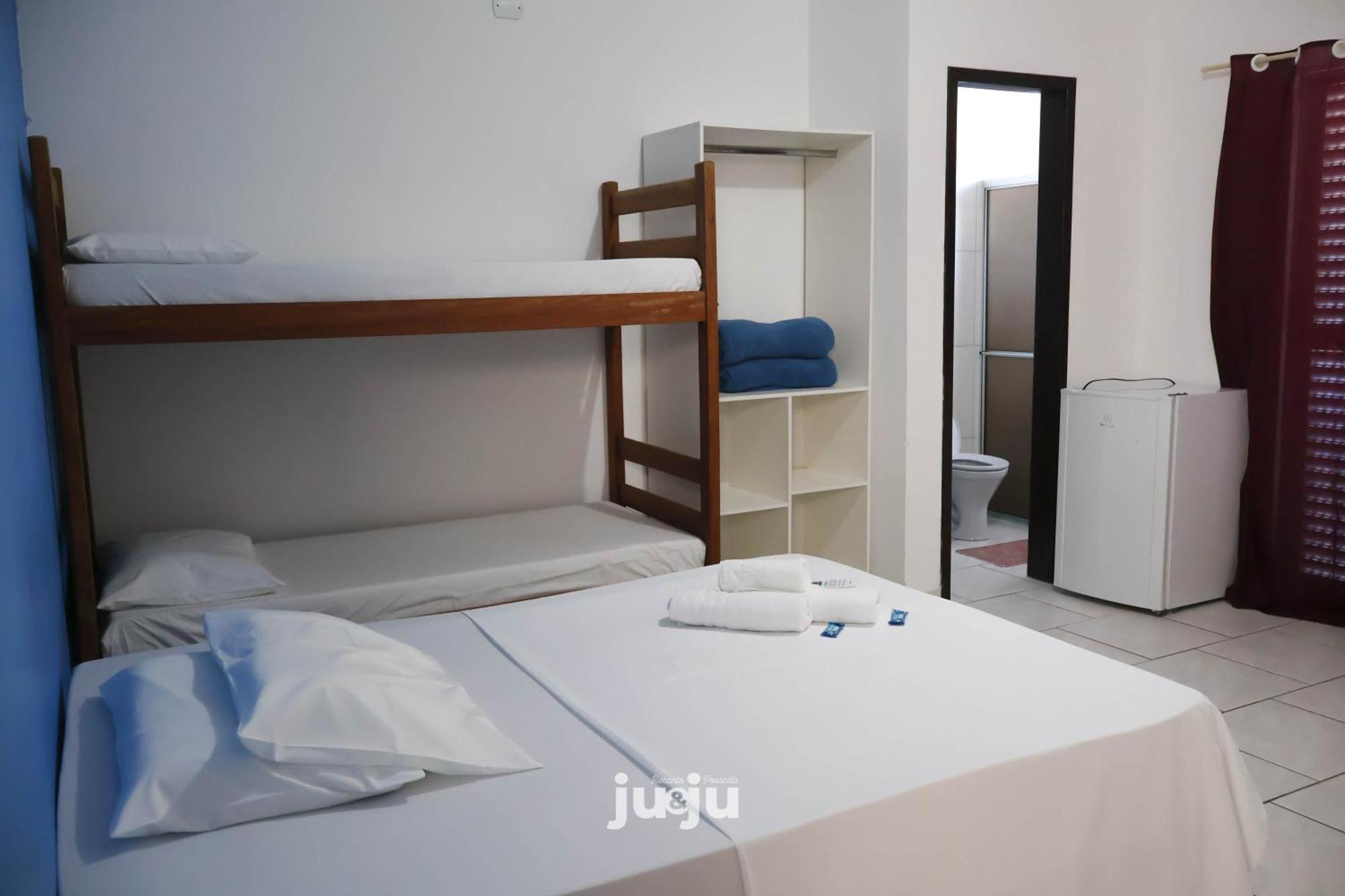 Pousada Ju&Ju A 400 Mts Da Praia Pontal do Paraná Exteriör bild
